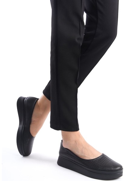 Hakiki Deri Siyah Anatomik Comfort Taban Günlük Kadın Ayakkabı TMD2024655