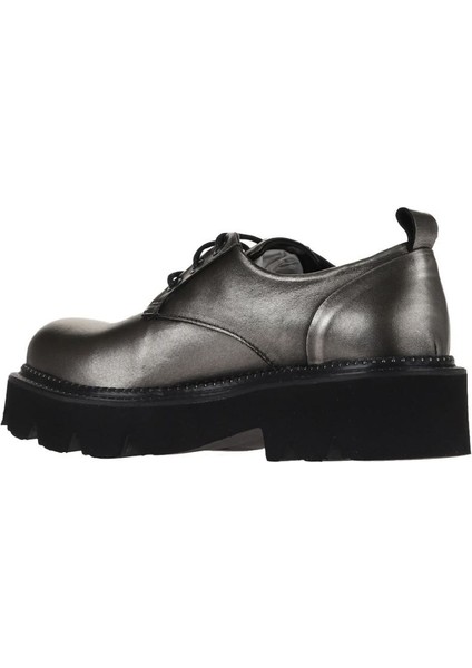 Gümüş Deri Kadın Klasik Ayakkabı Kısa Topuklu Poliüretan Tabanlı indirimleri