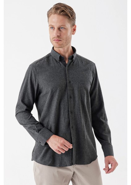 Siyah Uzun Kollu Gabardin Sert Yaka Cepli Casual Comfort Fit Rahat Kesim Gömlek 1004235108 fırsatları