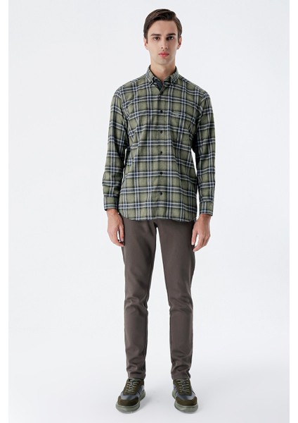 Koyu Haki Uzun Kollu Ekoseli Gabardin Sert Yaka Cepli Garnili Casual Comfort Fit Gömlek 1004235109 modelleri