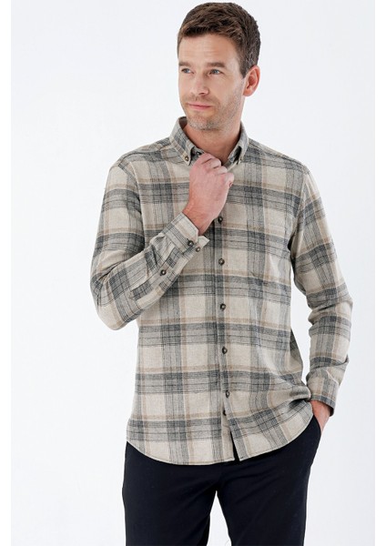 Açık Bej Uzun Kollu Ekoseli Gabardin Sert Yaka Cepli Garnili Casual Comfort Fit Gömlek 1004235111 modelleri