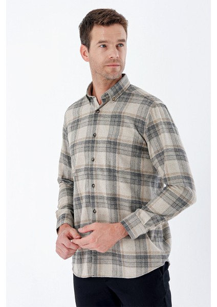 Açık Bej Uzun Kollu Ekoseli Gabardin Sert Yaka Cepli Garnili Casual Comfort Fit Gömlek 1004235111 fırsatları