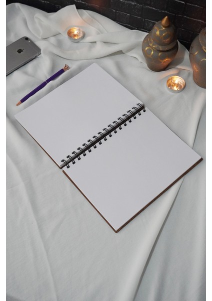 Kuşlu Tüy Desenli Ahşap Kapaklı Defter - A5 Resim Defleri - Çizgisiz Defter (Ahşap Rengi Ceviz)