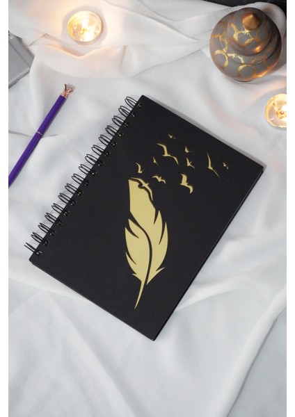 Kuşlu Tüy Tasarım Siyah Ahşap Kapaklı Defter - Çizgisiz Defter - Günlük - A5 Spiralli Notebook