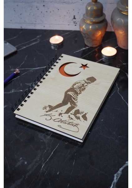 Mustafa Kemal Atatürk Desenli Ahşap Defter Günlük-Çizgisiz Defter (Ahşap Rengi Banu) 120 Sayfa