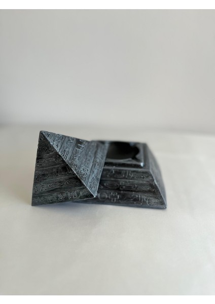 Kapaklı Keops Piramiti Küllük-Dekoratif Obje Gümüş modelleri