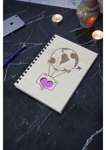 Dünyalı Balon Desenli Ahşap Defter - Günlük - A5 Spiralli Çizgisiz Defter (Ahşap Rengi Banu)