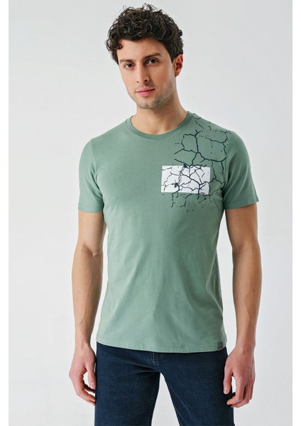 Koyu Vizon Baskılı Bez Ayağı Bisiklet Yaka Cepli %100 Pamuk Slim Fit Dar Kesim T-Shirt 1011240180