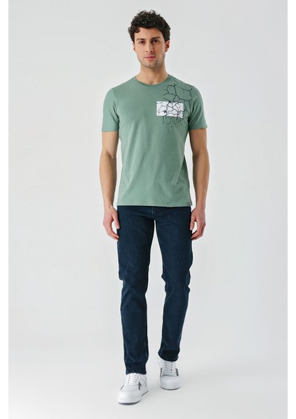Koyu Vizon Baskılı Bez Ayağı Bisiklet Yaka Cepli %100 Pamuk Slim Fit Dar Kesim T-Shirt 1011240180