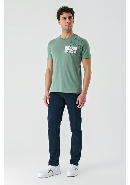 Koyu Vizon Baskılı Bez Ayağı Bisiklet Yaka Cepli %100 Pamuk Slim Fit Dar Kesim T-Shirt 1011240180