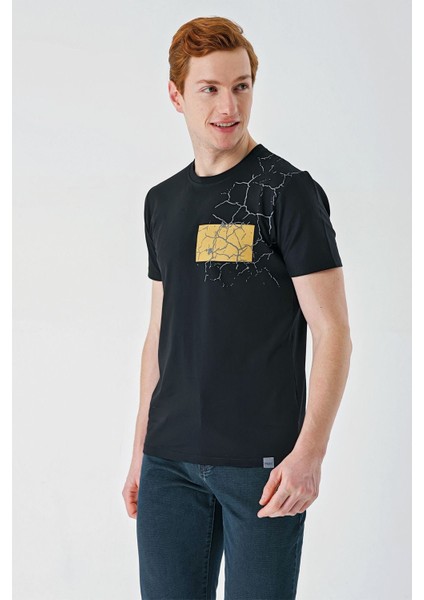 Siyah Baskılı Bez Ayağı Bisiklet Yaka Cepli %100 Pamuk Slim Fit Dar Kesim T-Shirt 1011240180