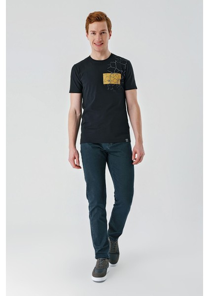 Siyah Baskılı Bez Ayağı Bisiklet Yaka Cepli %100 Pamuk Slim Fit Dar Kesim T-Shirt 1011240180