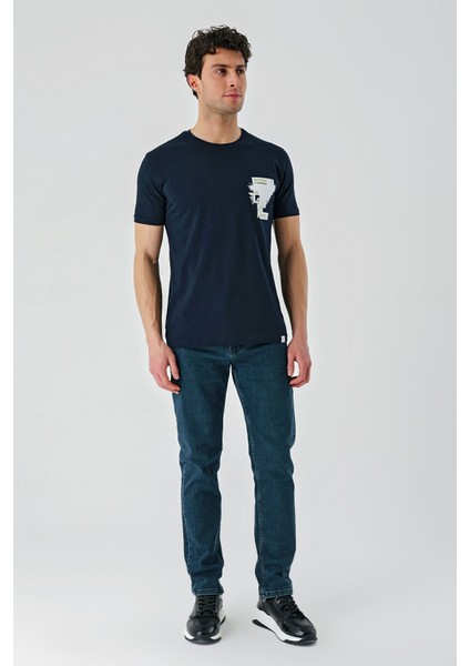 Koyu Lacivert Baskılı Bez Ayağı Bisiklet Yaka %100 Pamuk Casual Slim Fit Dar Kesim T-Shirt 1011240166 fırsatları