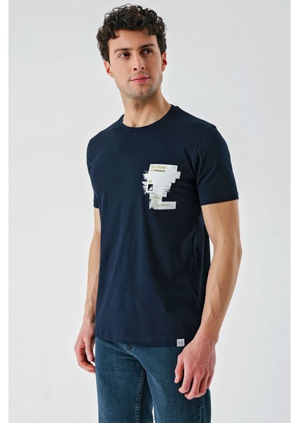 Koyu Lacivert Baskılı Bez Ayağı Bisiklet Yaka %100 Pamuk Casual Slim Fit Dar Kesim T-Shirt 1011240166 indirimleri