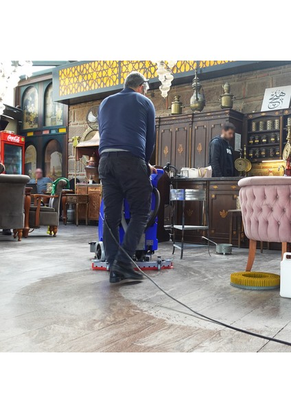 Akülü Zemin Temizleme Makinası B-3501