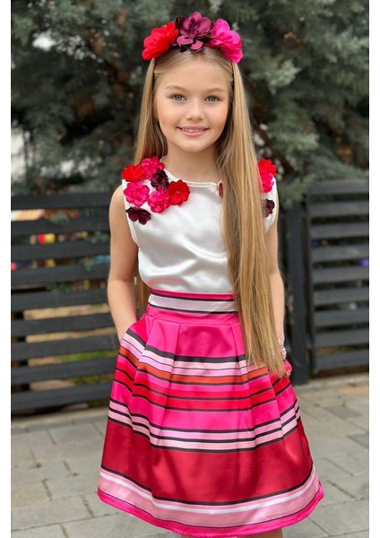 Kız Çocuk Sıfır Kol Üzeri 3D Gül Işlemeli Bluz Renkli Şerit Detaylı Fuşya Etekli Takım modelleri