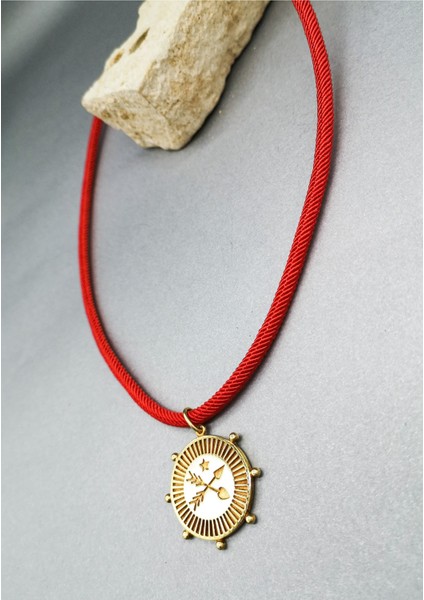 925 Ayar Gümüş Üstü Altın Kaplama Ok Madalyon Kolye