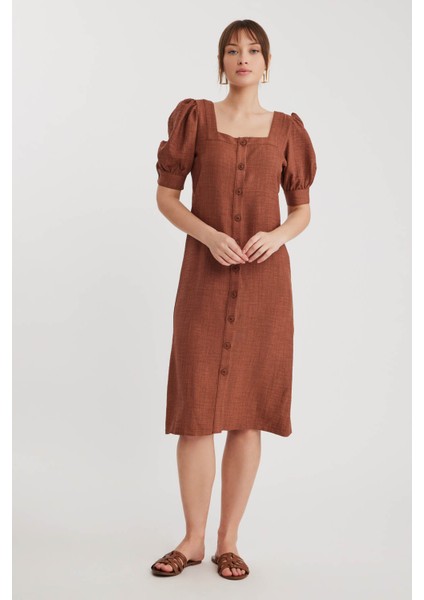 Kare Yaka Önü Düğmeli Kısa Kol Elbise fiyatları