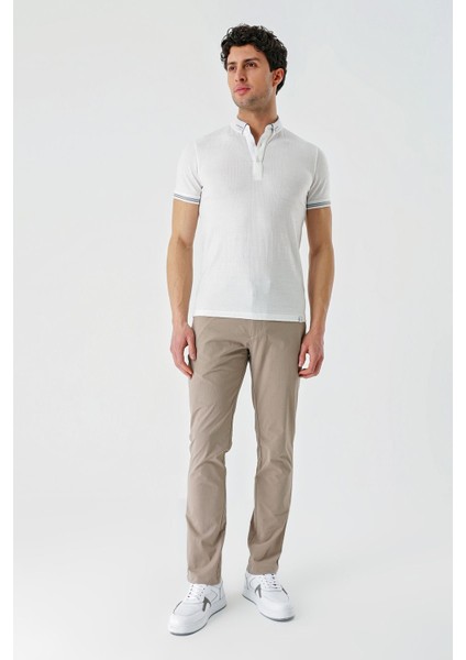 Beyaz Desenli Jakarlı Düğmeli Yaka Cepli Casual Slim Fit Dar Kesim Tişört 1011240174