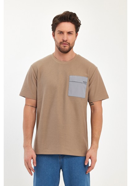 Erkek Önü Tek Cep Baskılı Bisiklet Yaka T-Shirt RD24YE002351