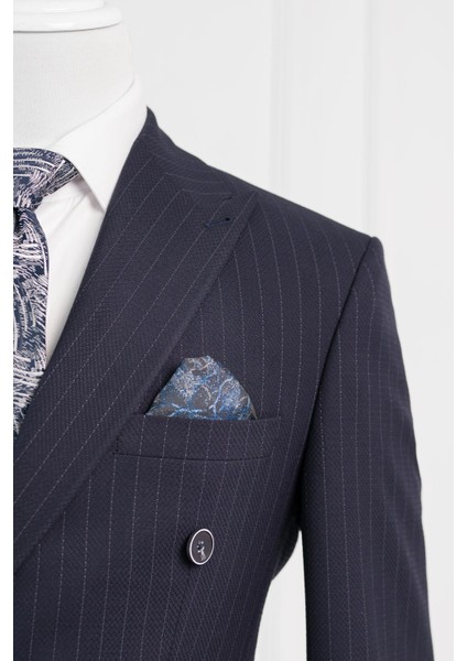 Luigi Diberti Çizgili Sivri Yaka Çift Yırtmaçlı Slimfit Takım Elbise fırsatları