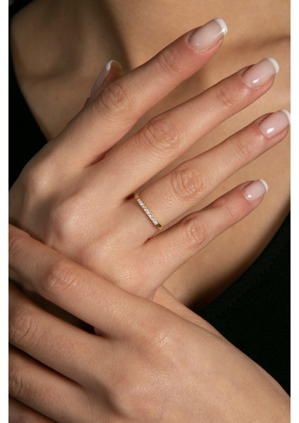 Kadın Sıra Taşlı Minimal Model 925 Ayar Gümüş Yüzük fiyatları