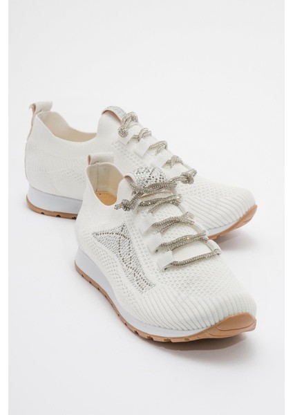 Kaydırmaz Taban Taşlı Kadın Babet Beyaz