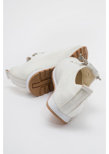 Kaydırmaz Taban Taşlı Kadın Babet Beyaz fırsatları