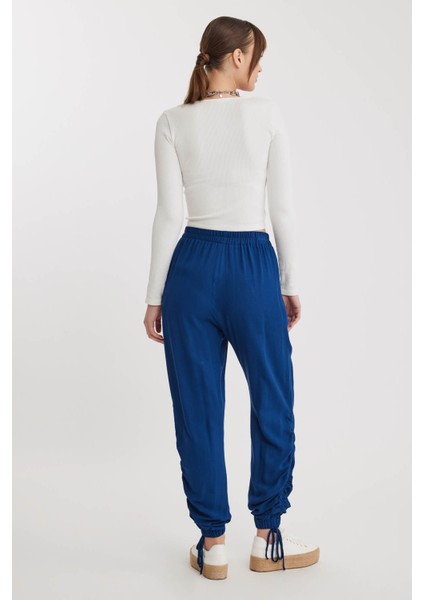 Yanları Büzgülü Beli ve Paçası Lastikli Pantolon