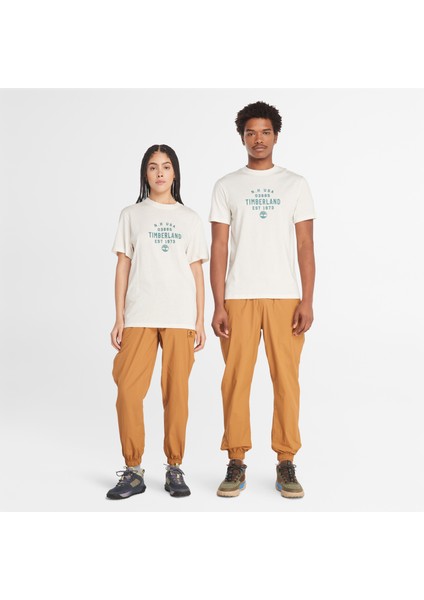 Front Graphic Short Sleeve Tee Erkek Beyaz Tshirt TB0A5UF7CM91 fiyatları