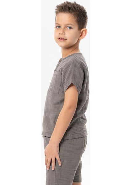 Kısa Kol Batı Cep Detaylı Yazlık Müslin Erkek Çocuk Tshirt Gri Gri fırsatları