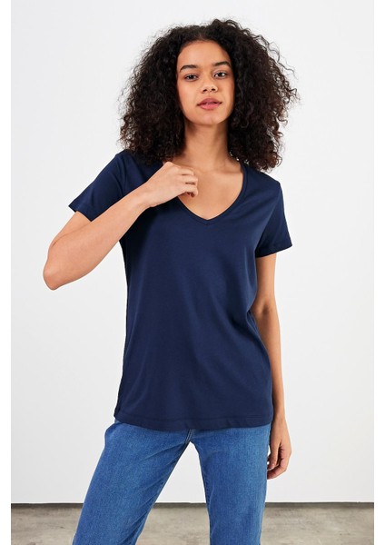 Kadın Boyfriend Lacivert V Yaka Regular Fit Modal Tişört (Lyocell)