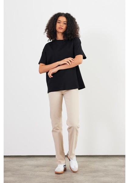 Kadın Oversize Siyah Rahat Kalıp Tişört modelleri