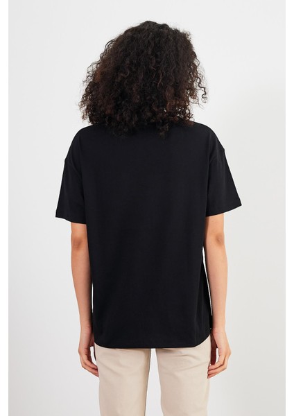 Kadın Oversize Siyah Rahat Kalıp Tişört fırsatları