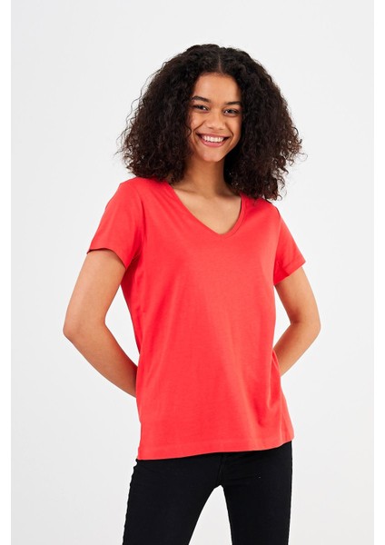 Kadın Boyfriend Kırmızı V Yaka Regular Fit Modal Tişört (Lyocell)