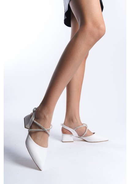 Önü Taşlı Çapraz Klasik Günlük Topuklu Şık Ayakkabı modelleri