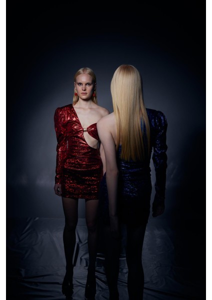 Tek Omuzlu Parlak Kumaş Mini Anabelle Elbise Kırmızı