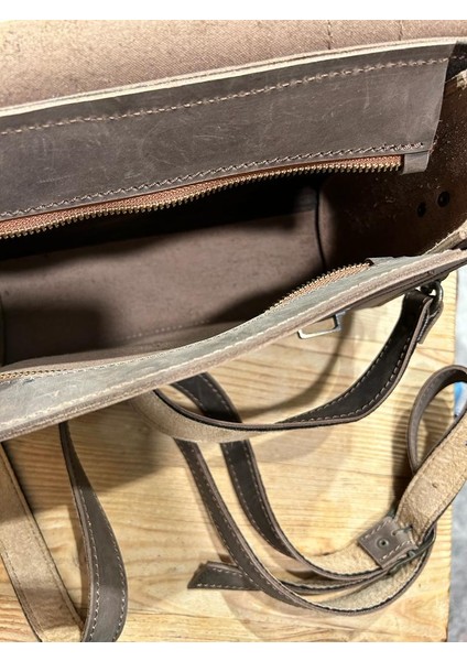 El Yapımı Deri Askılı Evrak Çantası Unisex indirimleri