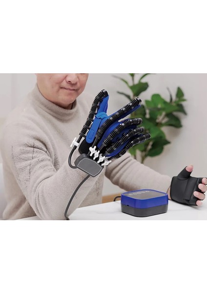 Akıllı Masaj Eldiveni (Sağ El): İnme ve Hemiplegia İçin Etkili Rehabilitasyon ve El Fonksiyonu Robot Eldiveni