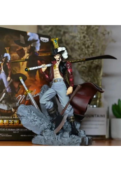15CM Figures Eagle Eye Dracule Mihawk Anime Figure Top War Pvc Action Figure Model Toys Ornaments Doll Fans Gifts (Yurt Dışından) fırsatları