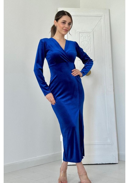 Eteği Yırtmaçlı Kruvaze Kadife Elbise