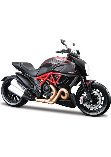 Ducati Diavel Carbon Model Kit Motosiklet 1/12 39196