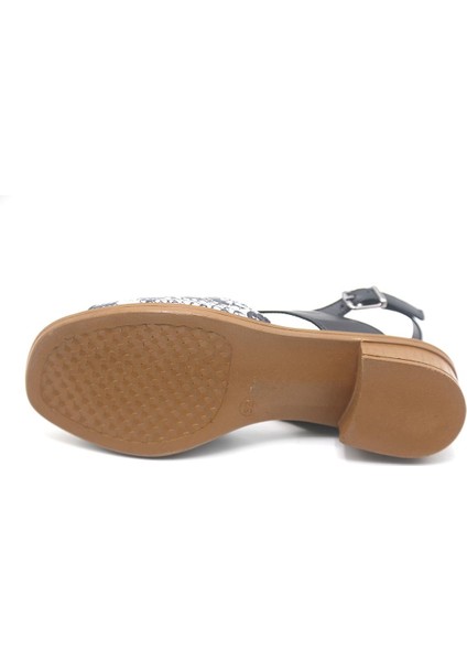 24026020 Kadın Deri Sandalet fırsatları