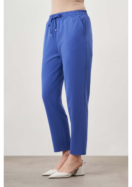 Beli Lastik Bağcıklı Mavi Pantolon