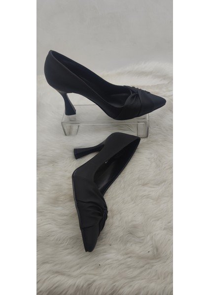 Çiğdem Siyah Kadeh Ökçe Saten Stiletto (Enz S3) - Siyah - 39 - ST02587-13103