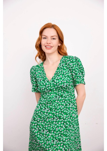 Yeşil Pembe Çiçek Desenli Elbise fırsatları