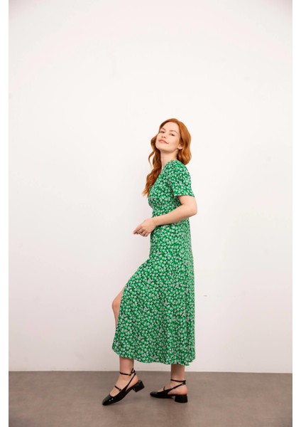 Yeşil Pembe Çiçek Desenli Elbise indirimleri