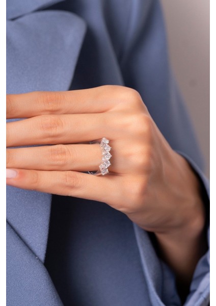 Euro Star 925 Ayar 4 mm 5 Taşlı Gümüş Yüzük