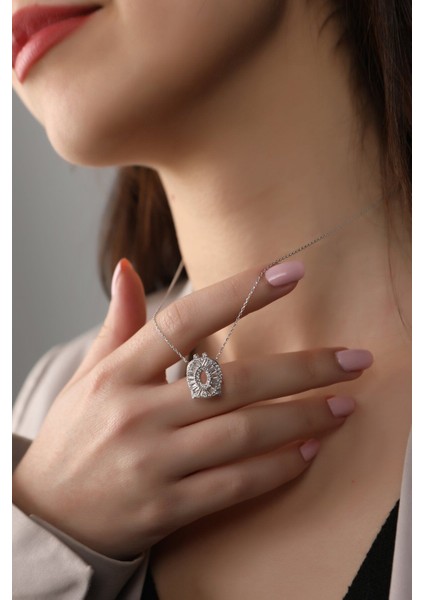 925 Ayar Rodyum Kaplamalı Pırlanta Görünümlü Harfli Gümüş Kolye