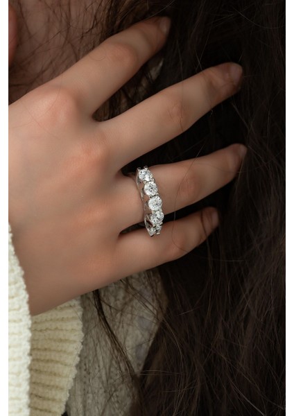 Swarovski 5 Taşlı 925 Ayar Rodyum Kaplamalı Gümüş Yüzük